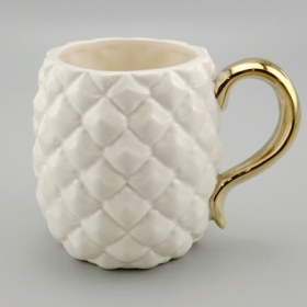 Złoty uchwyt ceramiczny kubek ananasowy