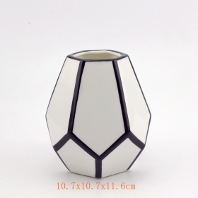 nowoczesne ceramiczne wzory wazonów białych i czarnych