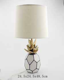 ceramiczna lampa ananasowa