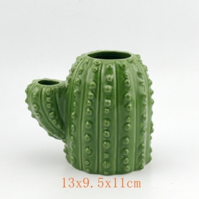 wazon w kształcie kaktusa